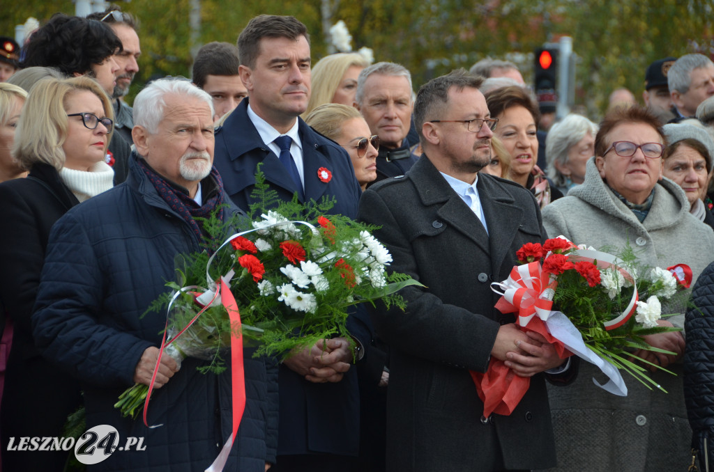 Uroczysta zbiórka pod pomnikiem