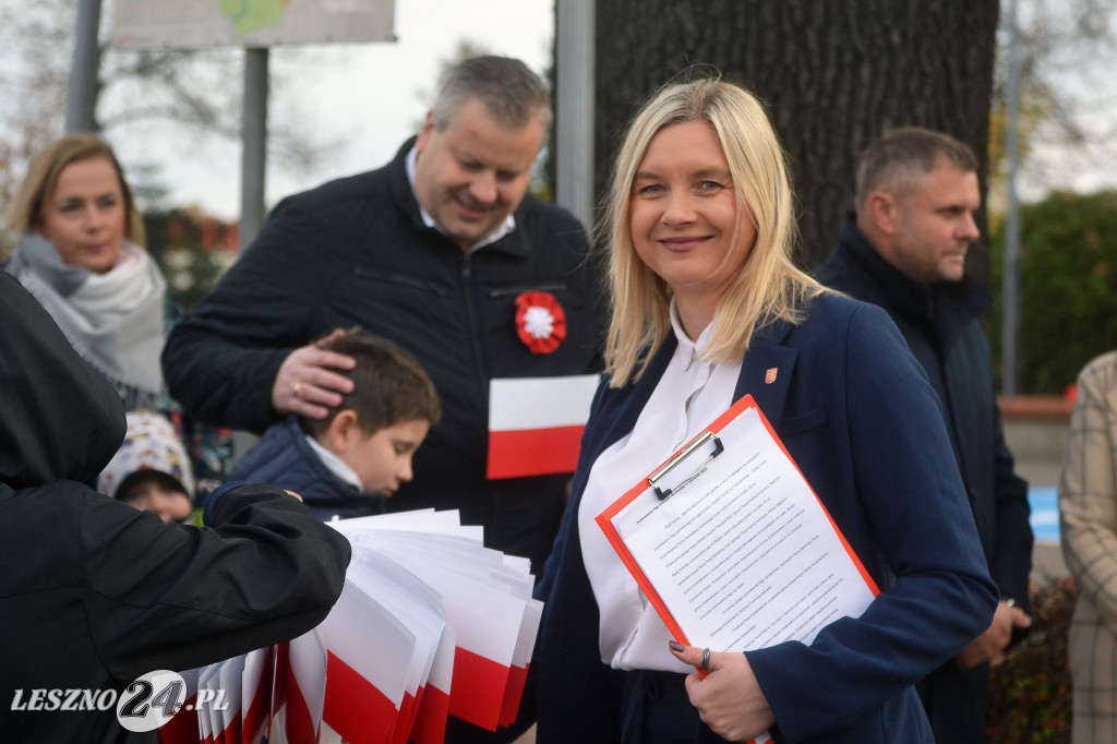 Uroczyste wciągnięcie flagi na maszt