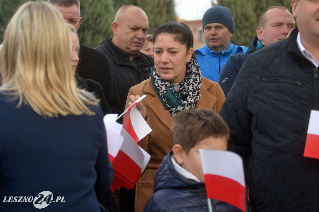 Uroczyste wciągnięcie flagi na maszt