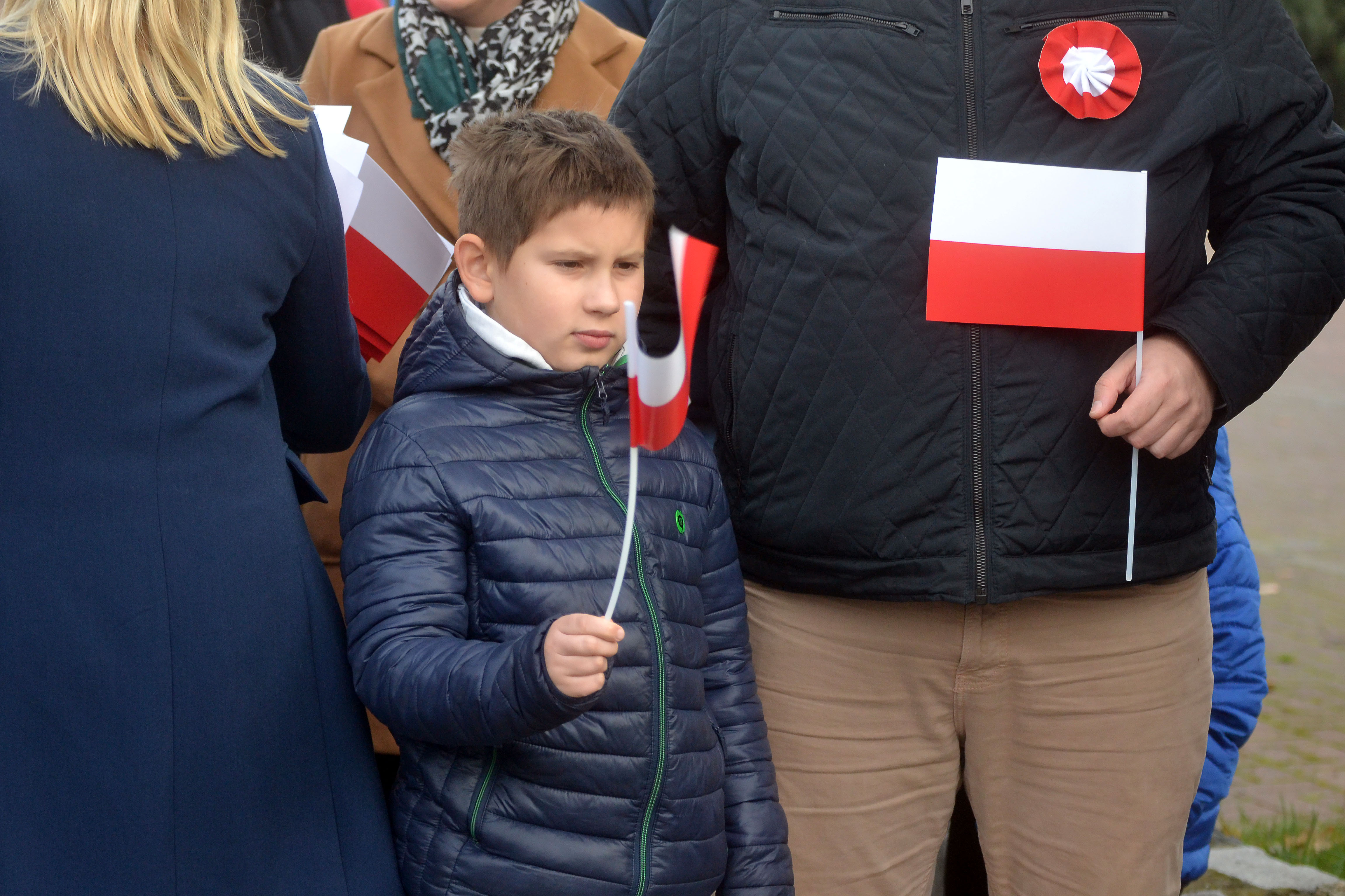 Uroczyste wciągnięcie flagi na maszt