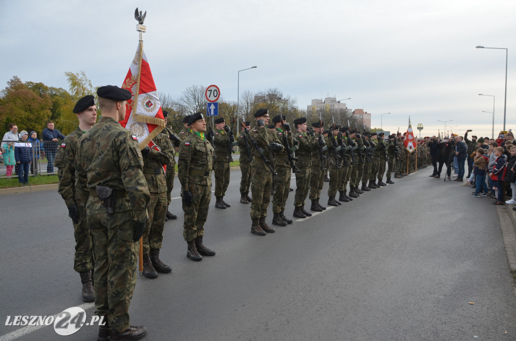 Uroczysta zbiórka pod pomnikiem