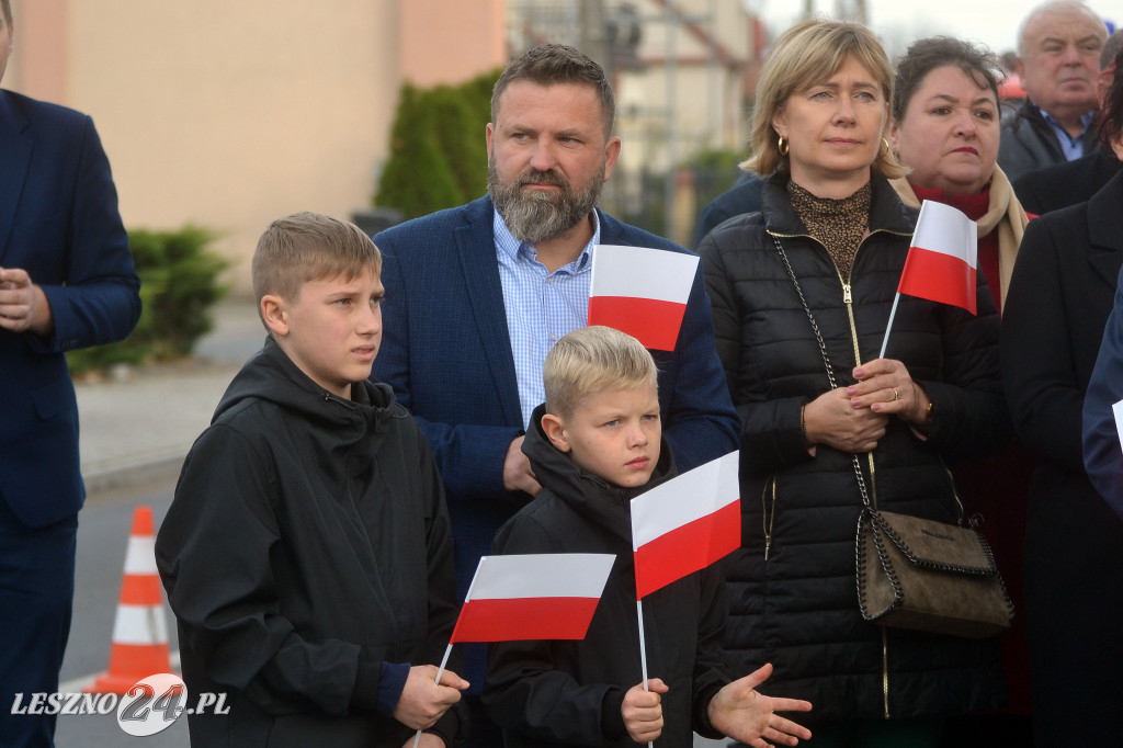 Uroczyste wciągnięcie flagi na maszt