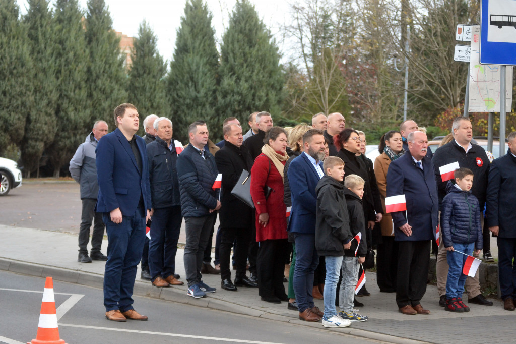 Uroczyste wciągnięcie flagi na maszt