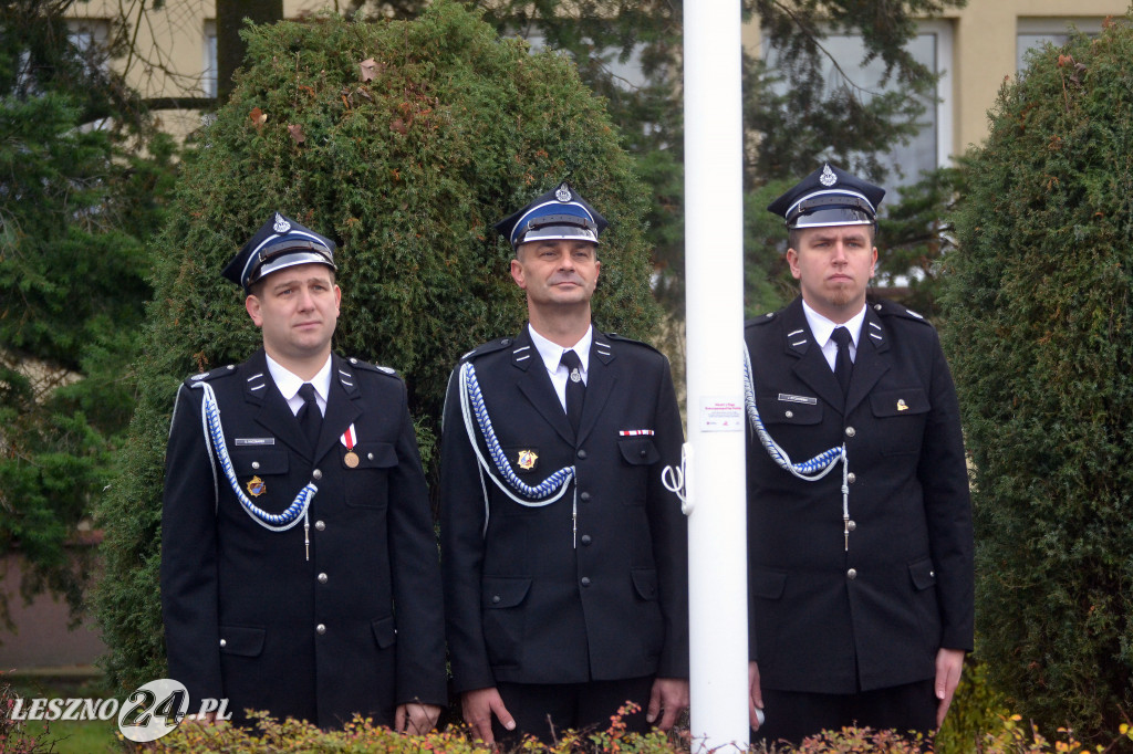 Uroczyste wciągnięcie flagi na maszt