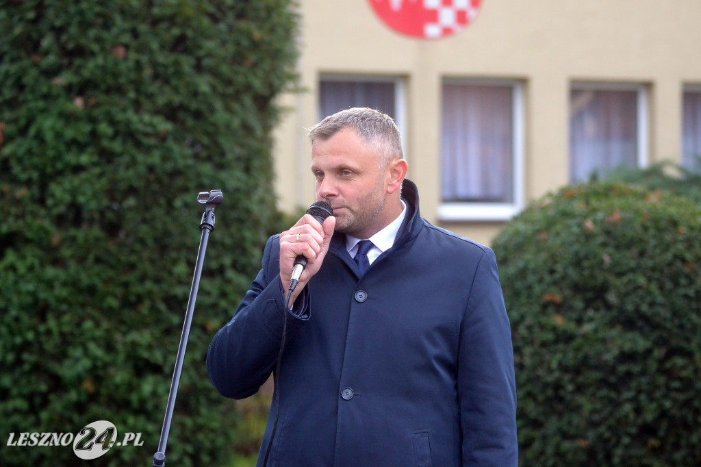 Uroczyste wciągnięcie flagi na maszt