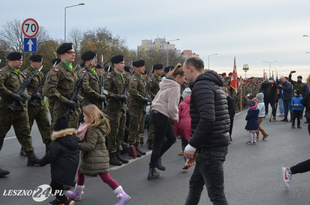 Uroczysta zbiórka pod pomnikiem