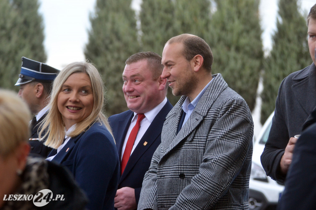 Uroczyste wciągnięcie flagi na maszt