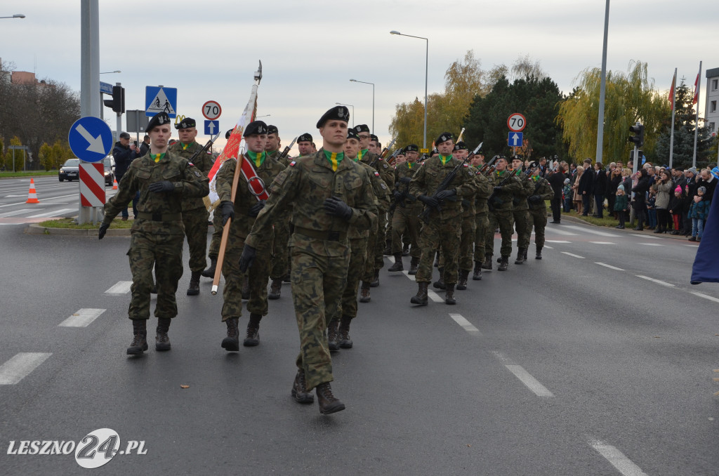 Uroczysta zbiórka pod pomnikiem