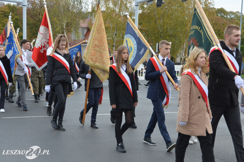 Uroczysta zbiórka pod pomnikiem
