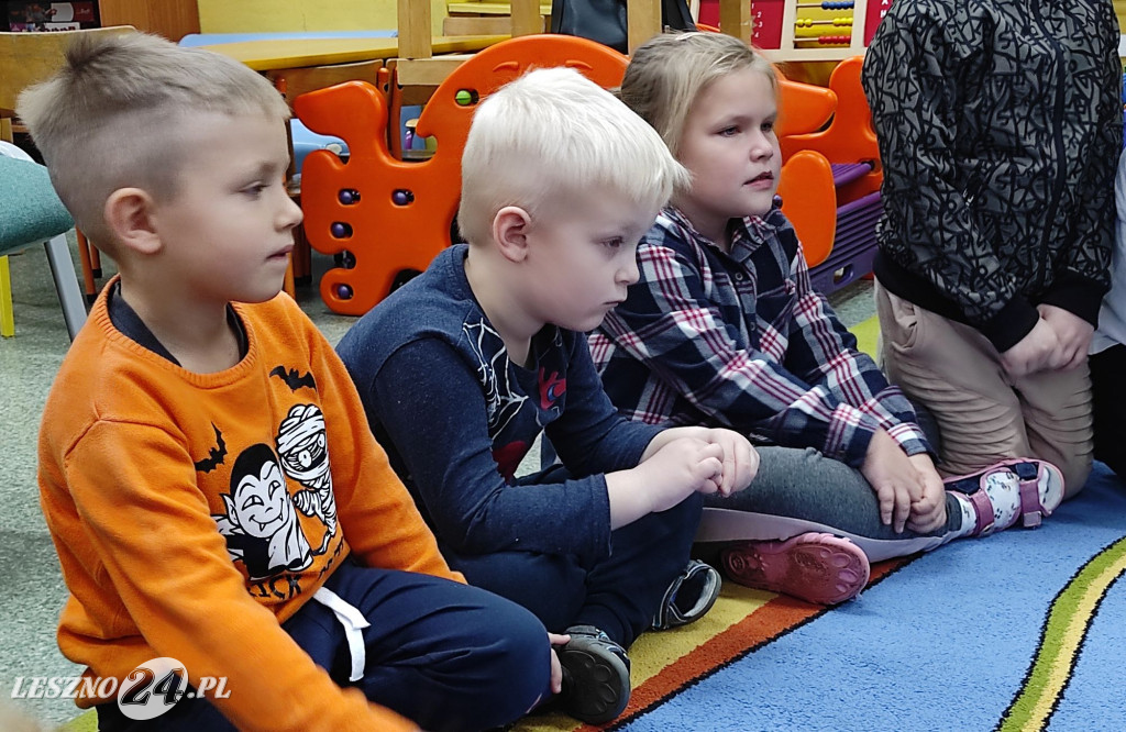 Ratownicy medyczni edukują