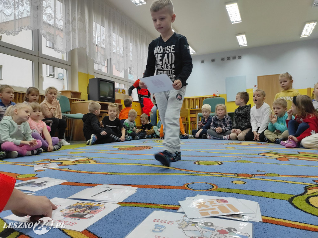 Ratownicy medyczni edukują