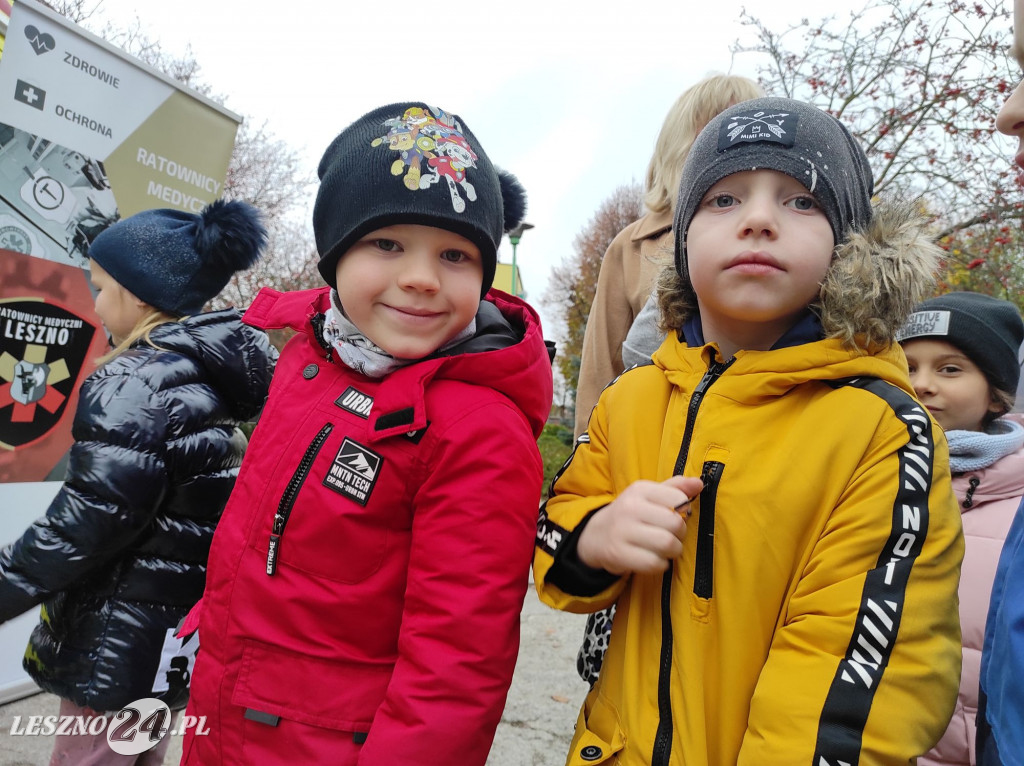 Ratownicy medyczni edukują