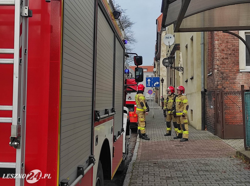 Strażacy w kamienicy przy al. Krasińskiego