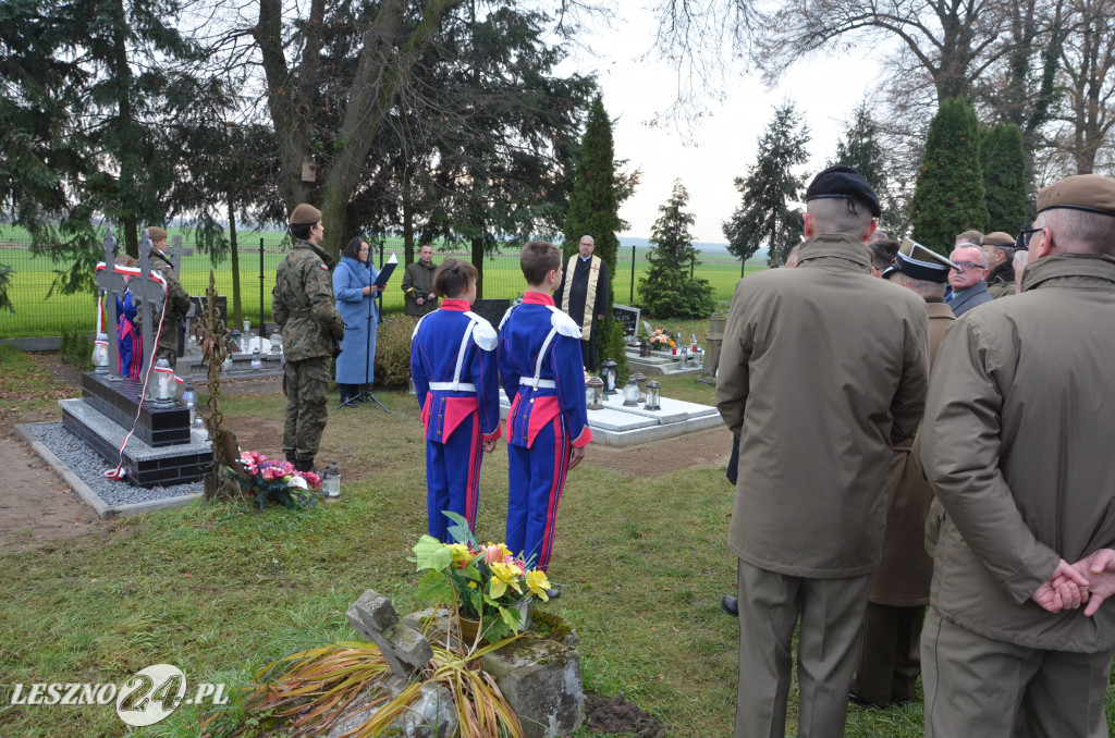 Odsłonięcie pomnika powstańców w Oporowie