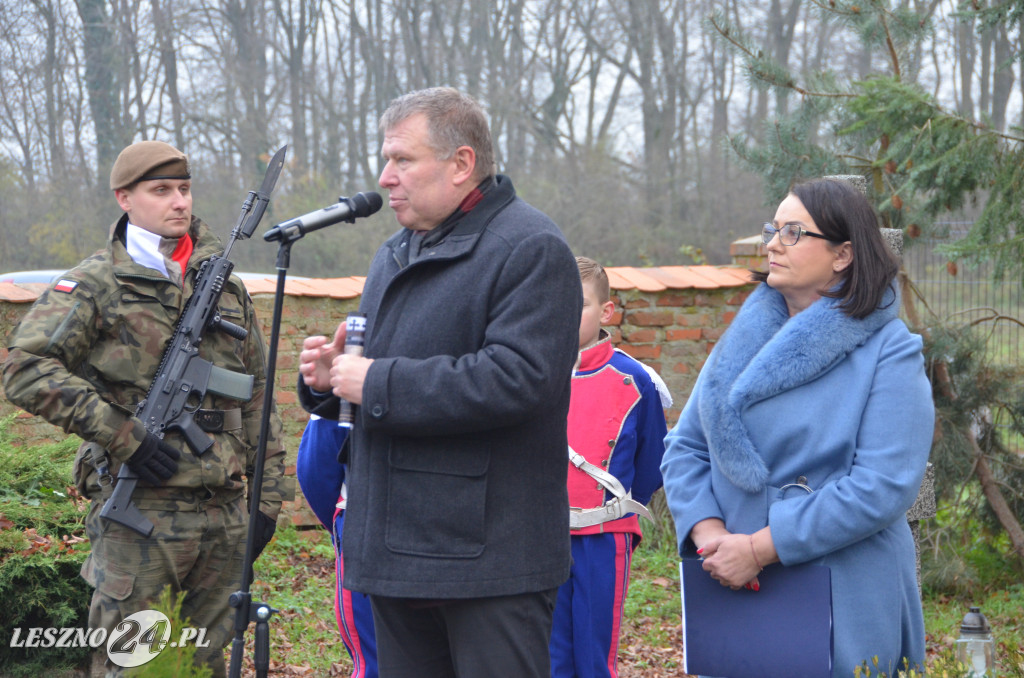 Odsłonięcie pomnika powstańców w Oporowie
