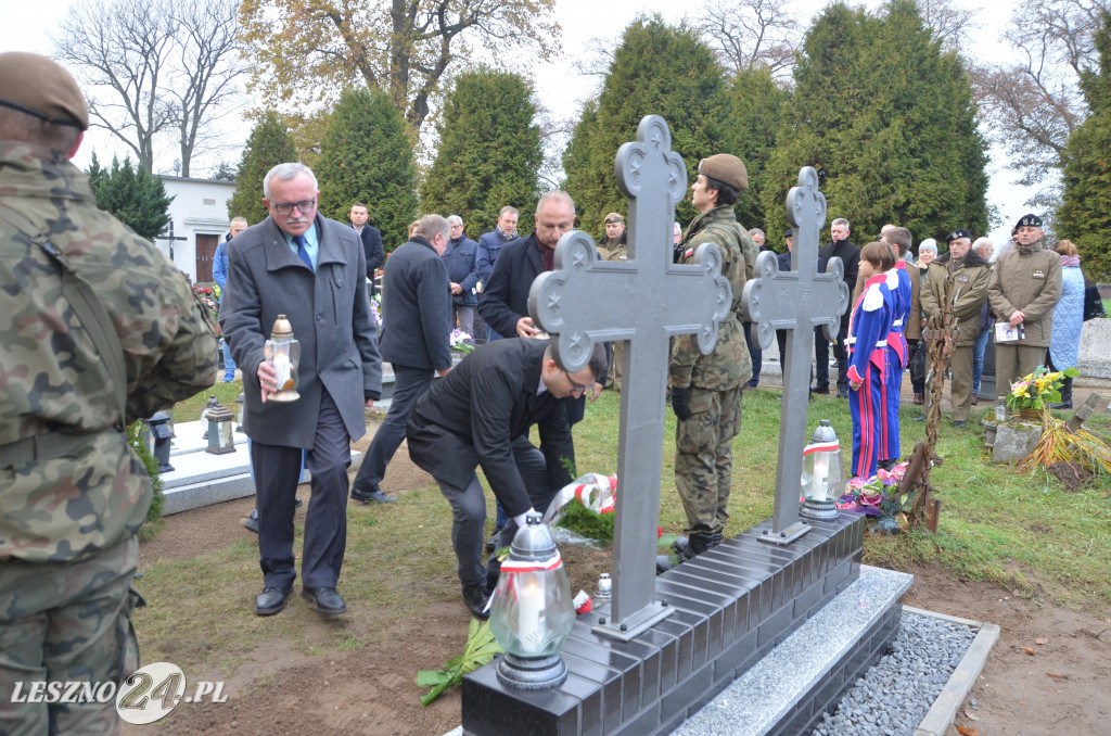 Odsłonięcie pomnika powstańców w Oporowie