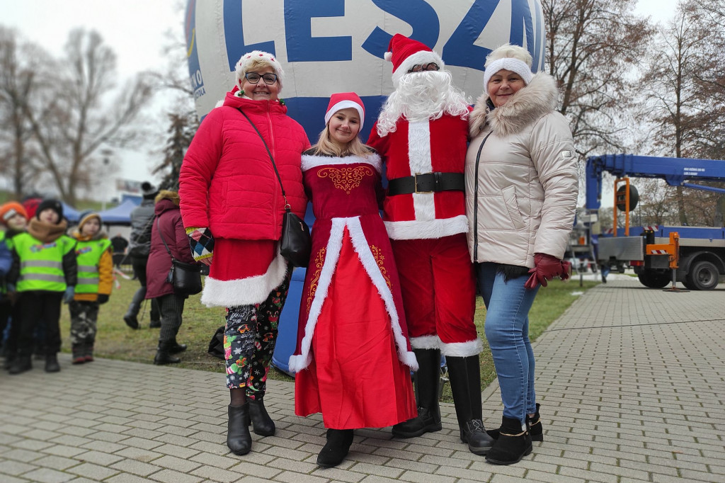 Strojenie choinki w Lesznie