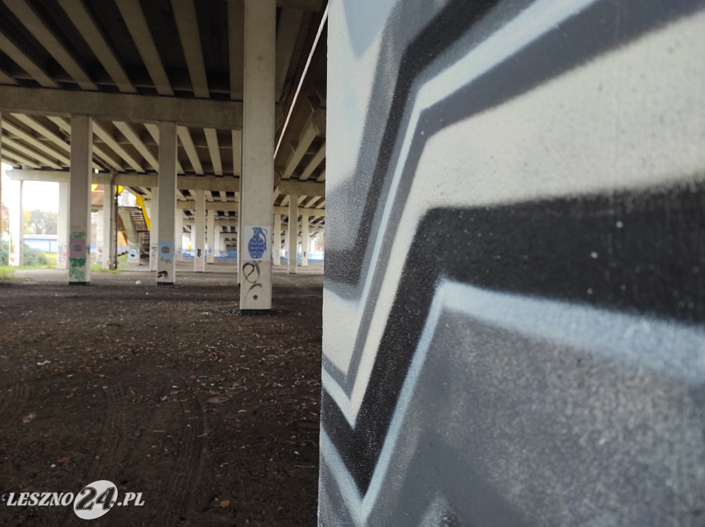 UNDER THE STREET GALLERY