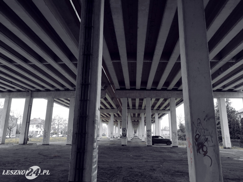 UNDER THE STREET GALLERY
