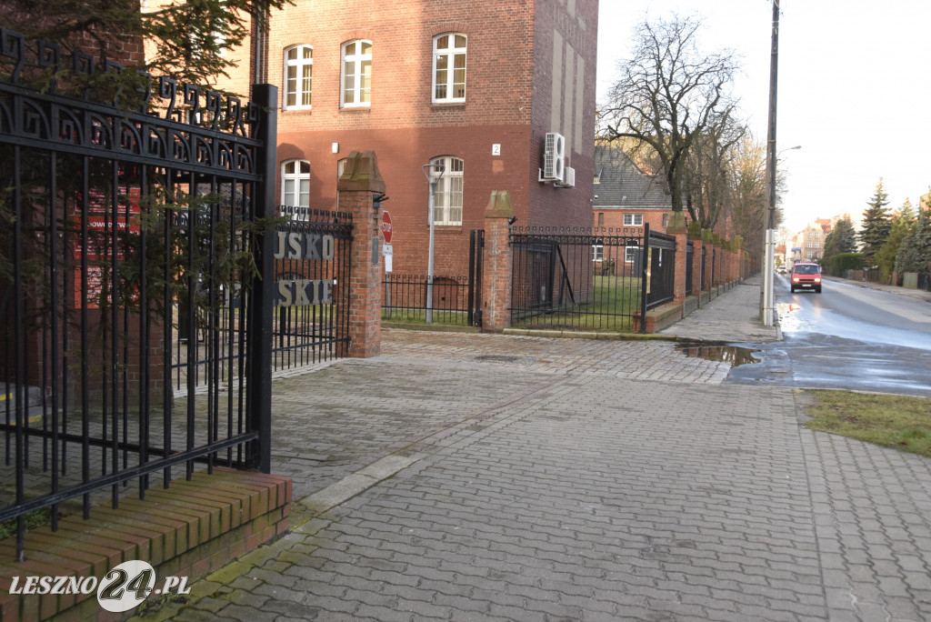 Chodnik na ul. Racławickiej przed remontem