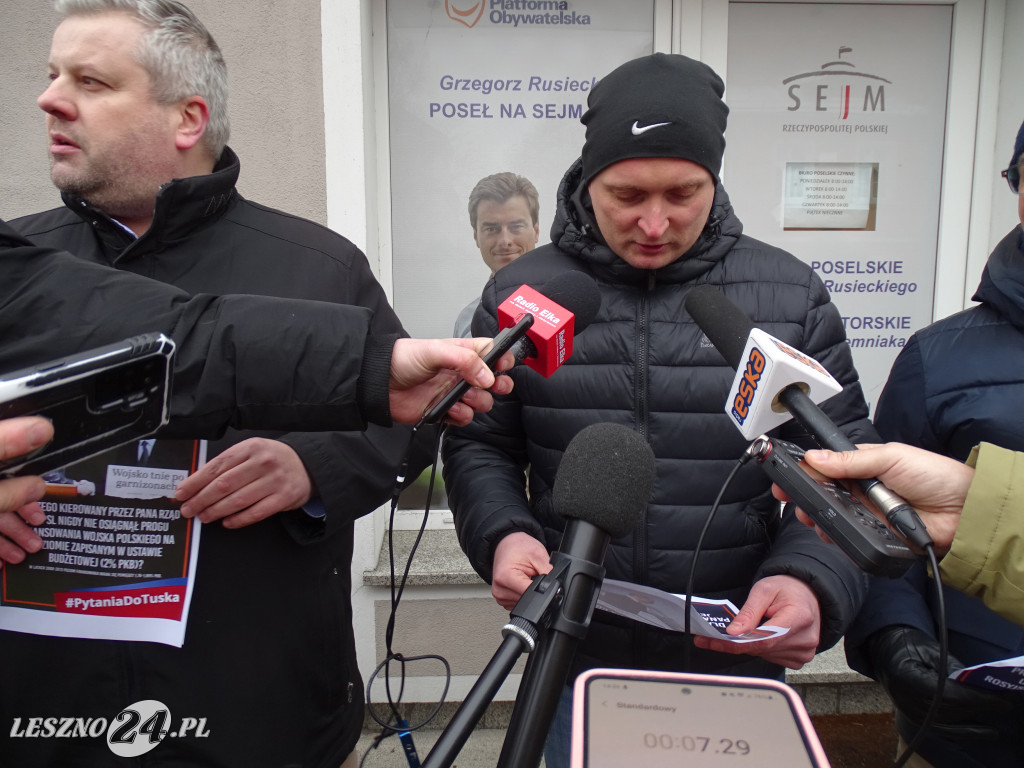 Pikieta działaczy PiS w Lesznie