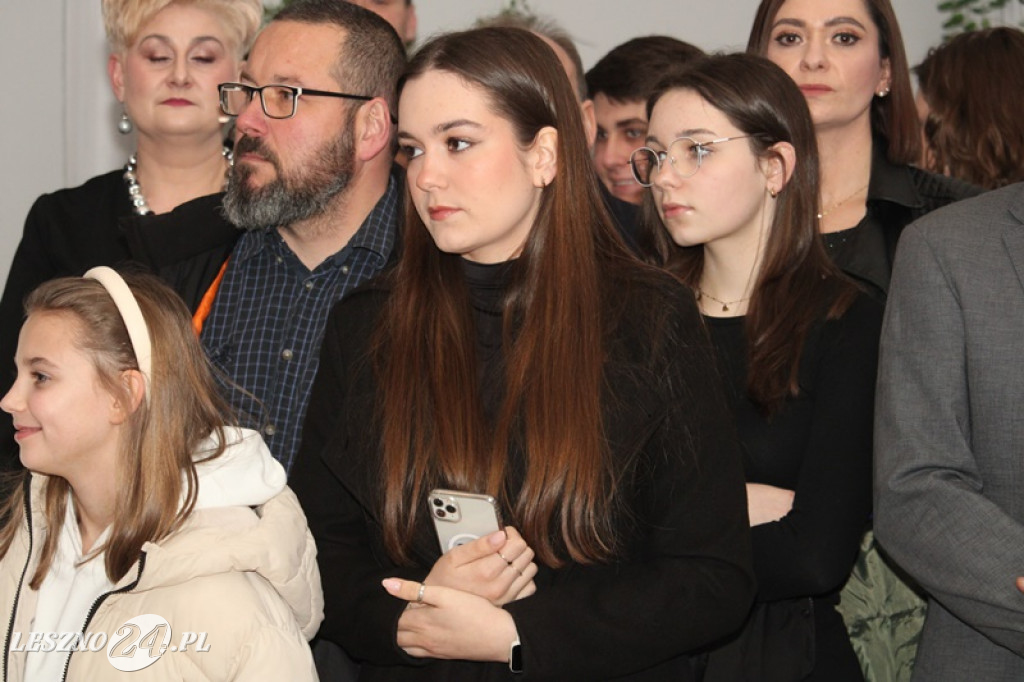 Wielka studniówka II LO w Lesznie część 1