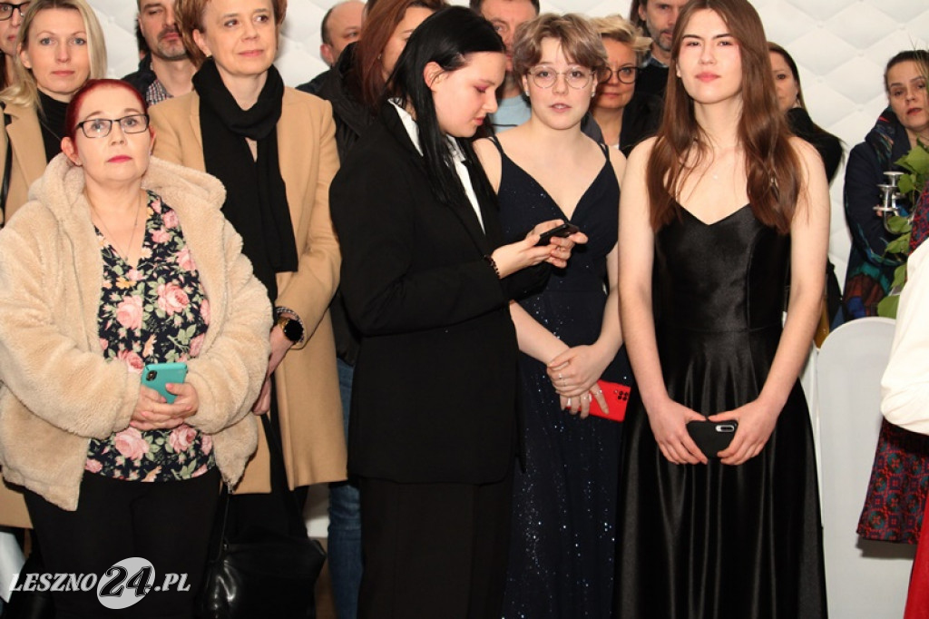 Wielka studniówka II LO w Lesznie część 1