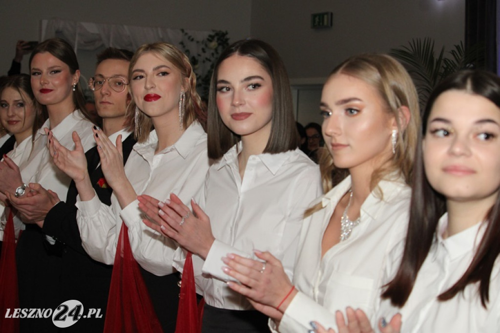 Wielka studniówka II LO w Lesznie część 1