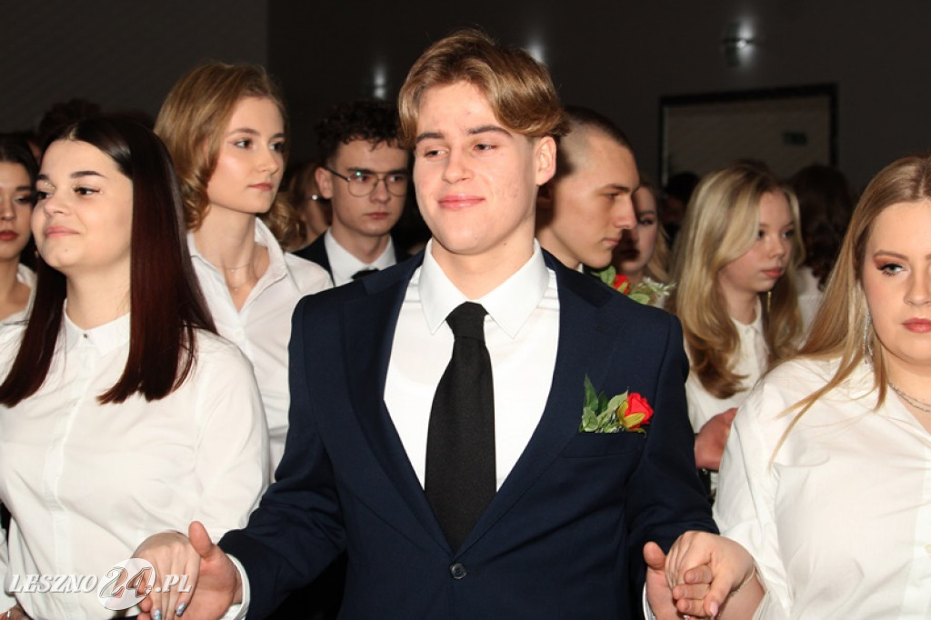 Wielka studniówka II LO w Lesznie część 1