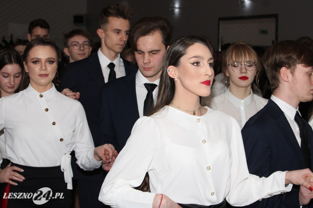 Wielka studniówka II LO w Lesznie część 1