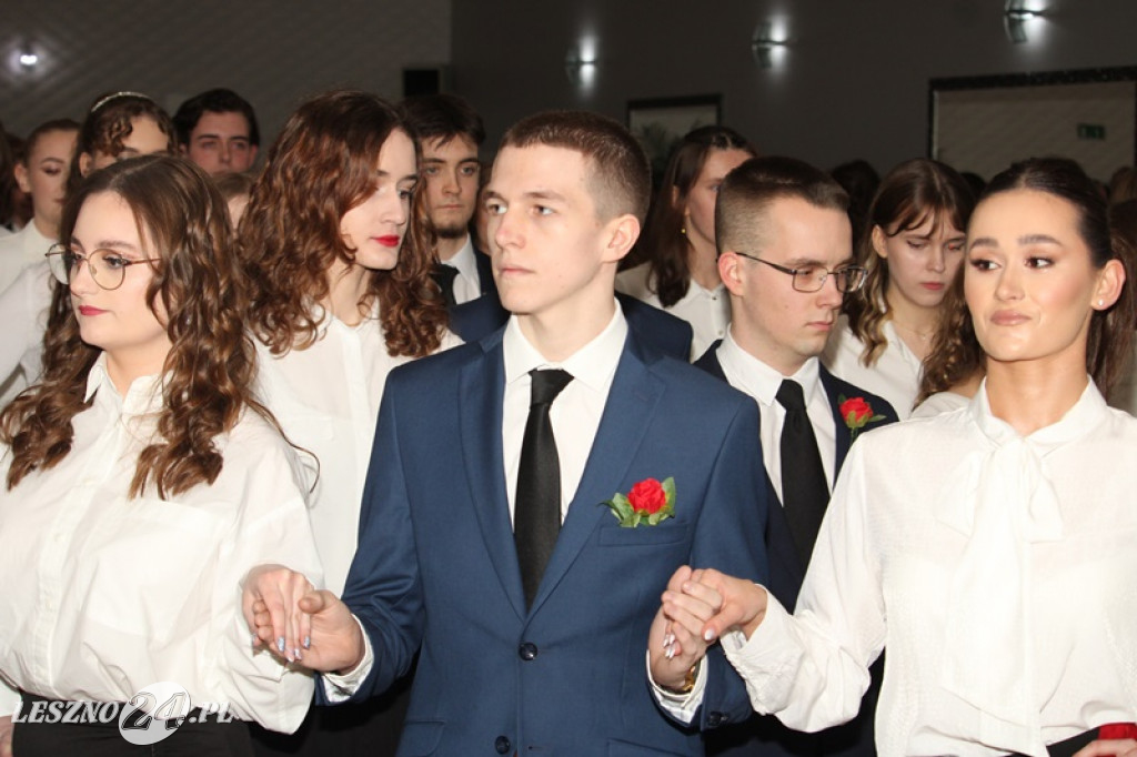 Wielka studniówka II LO w Lesznie część 1