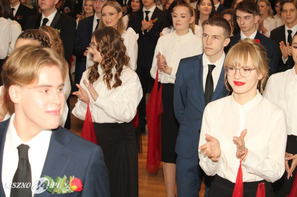 Wielka studniówka II LO w Lesznie część 1