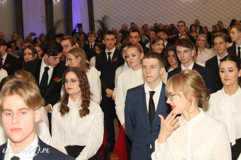 Wielka studniówka II LO w Lesznie część 1