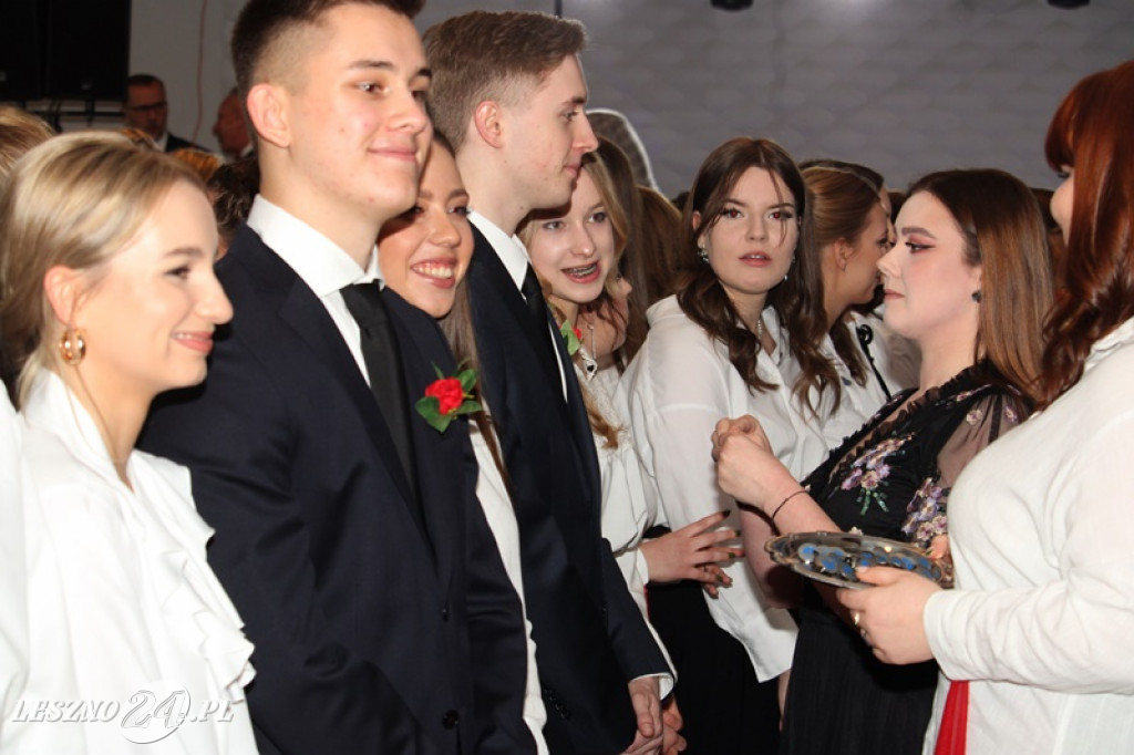Wielka studniówka II LO w Lesznie część 1