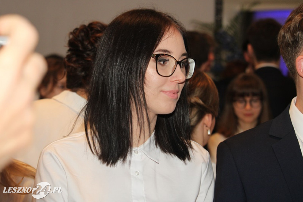 Wielka studniówka II LO w Lesznie część 1