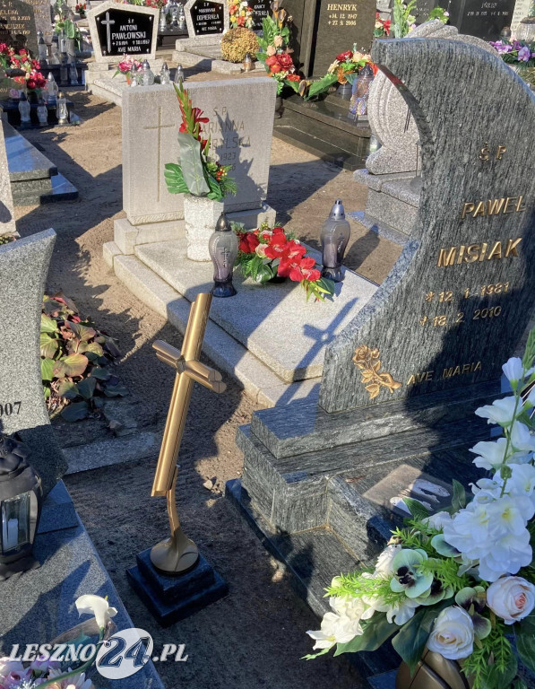 Zniszczenie grobów na cmentarzu w Świerczynie