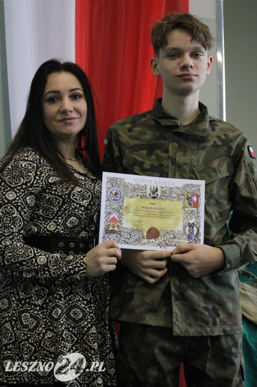 Pasowanie klas mundurowych w ZS nr 4