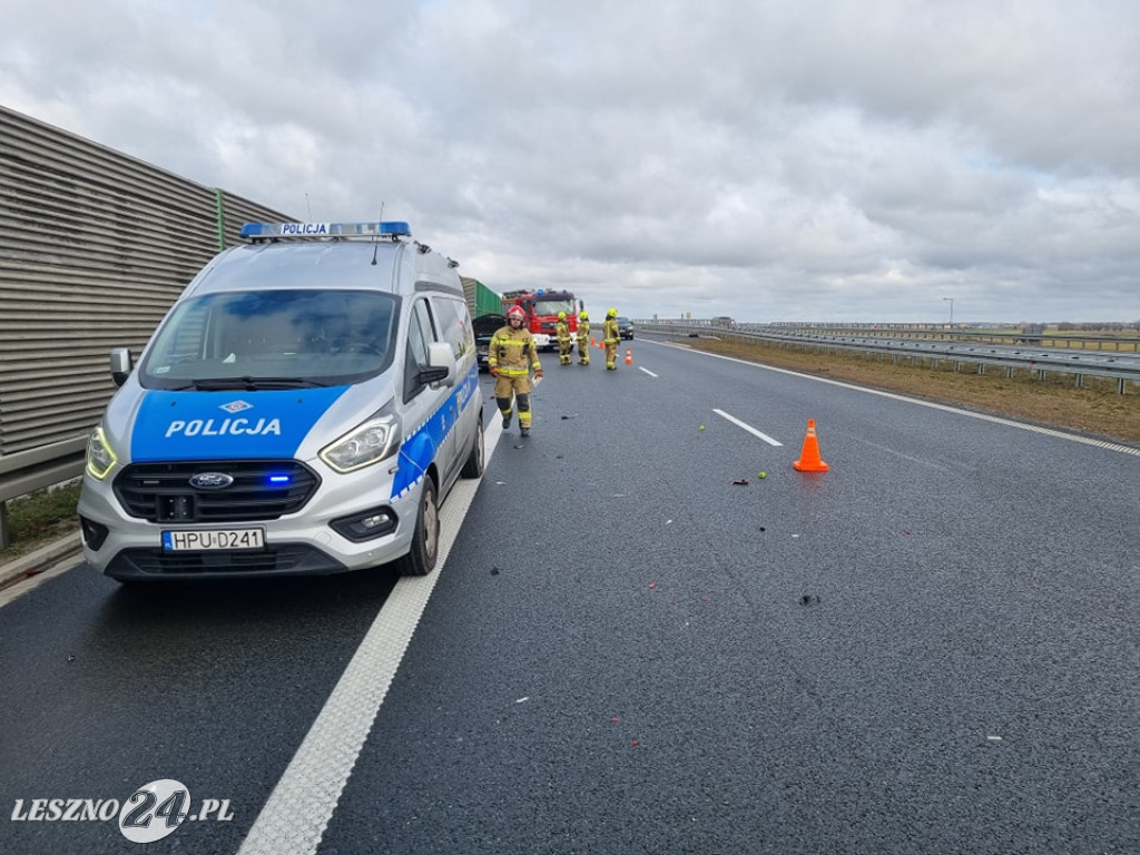 Ciężarówka zderzyła się z osobówką na ekspresówce