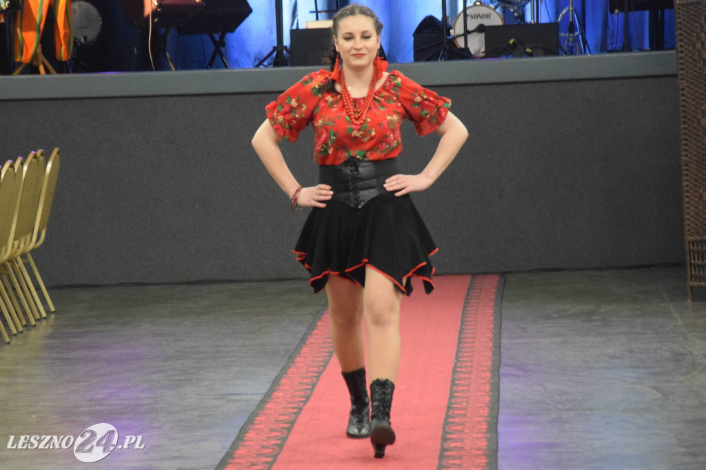 Folk Biesiada i pokaz mody w Święciechowie