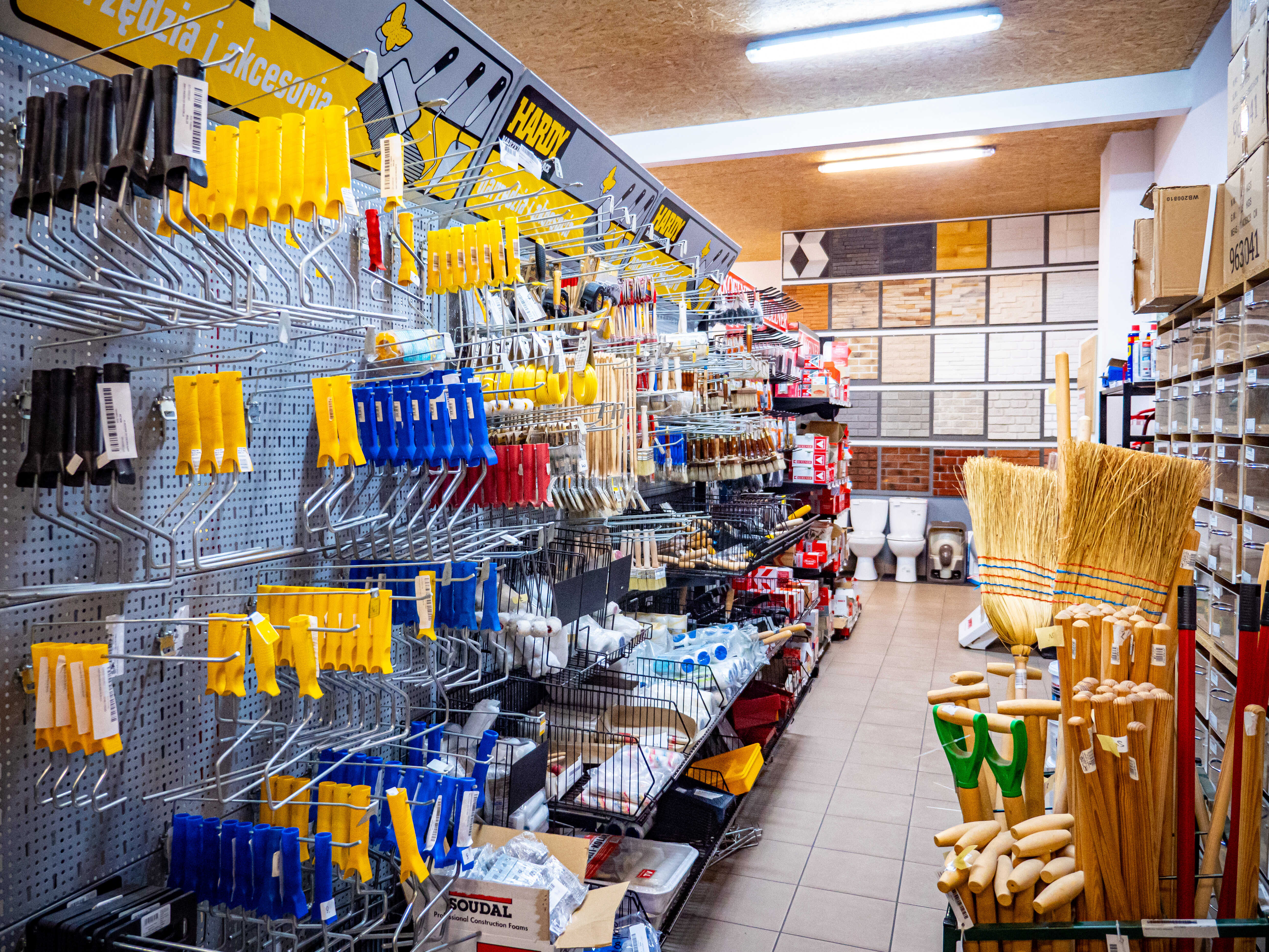 Salon Łazienek EFLI świętuje 1. urodziny