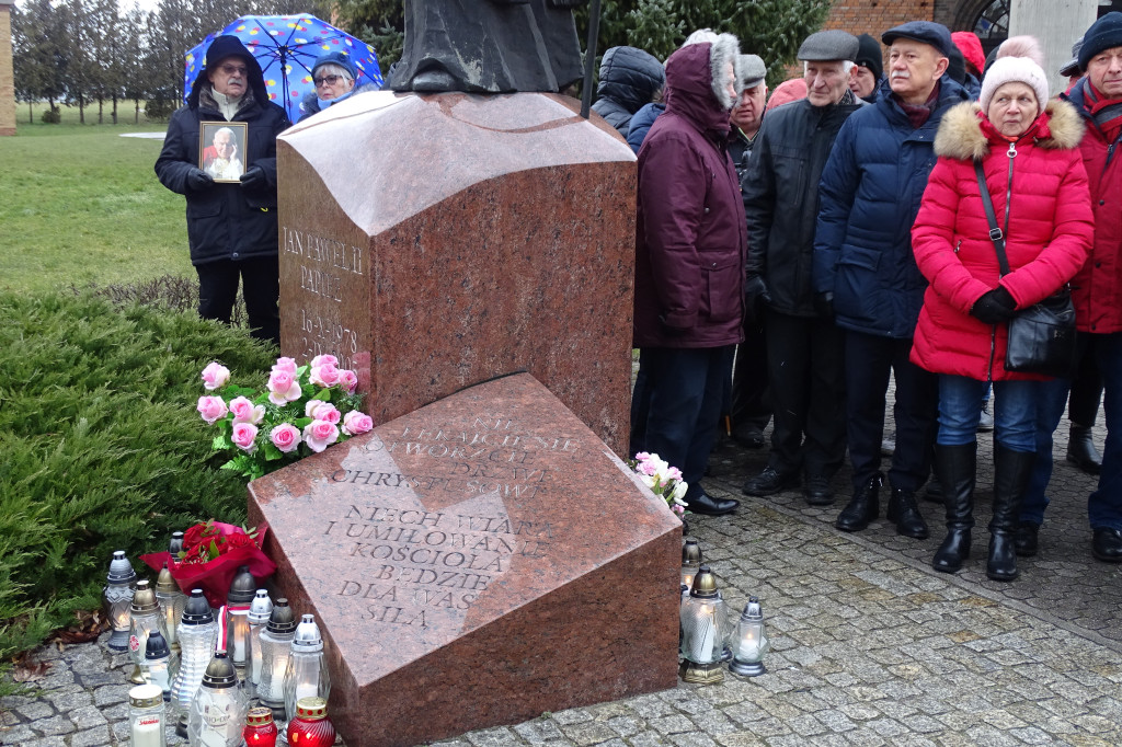 Protest w obronie Jana Pawła II