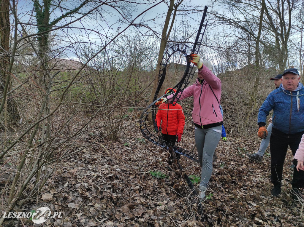 Porządki na osiedlu Młyńska Góra