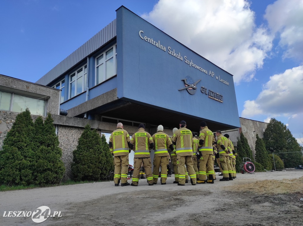 Hotel na lotnisku opanowali strażacy