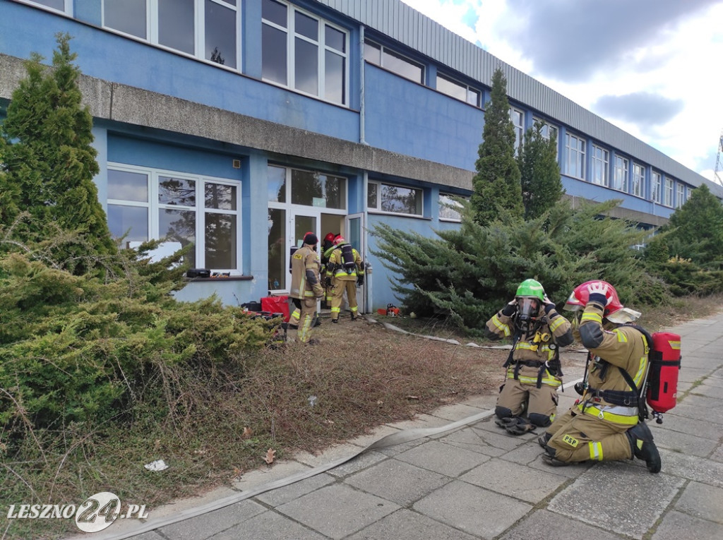 Hotel na lotnisku opanowali strażacy