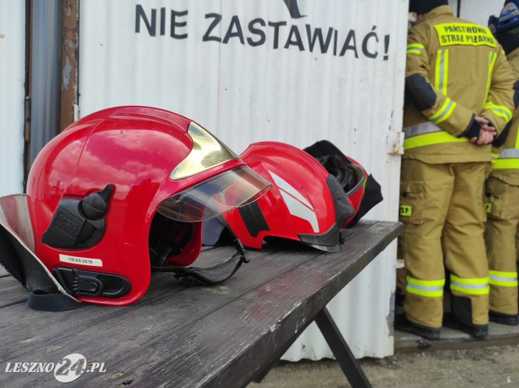 Hotel na lotnisku opanowali strażacy