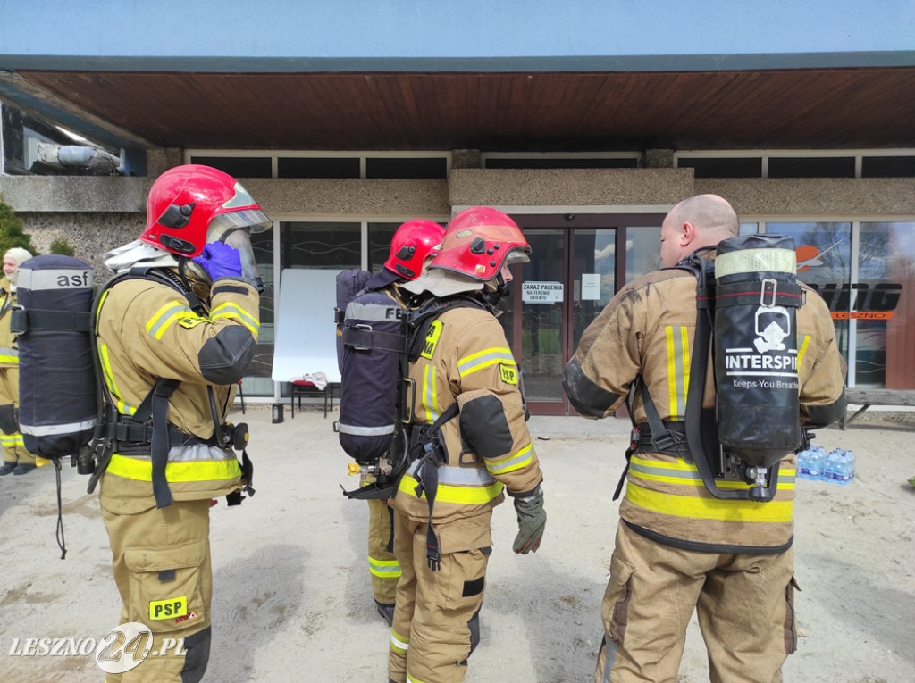 Hotel na lotnisku opanowali strażacy