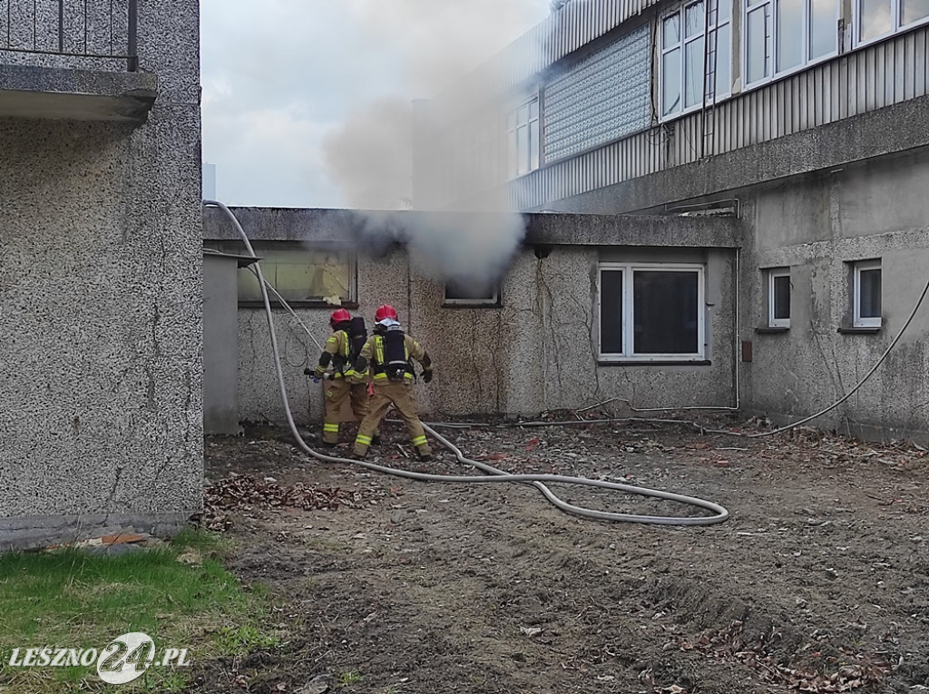 Hotel na lotnisku opanowali strażacy