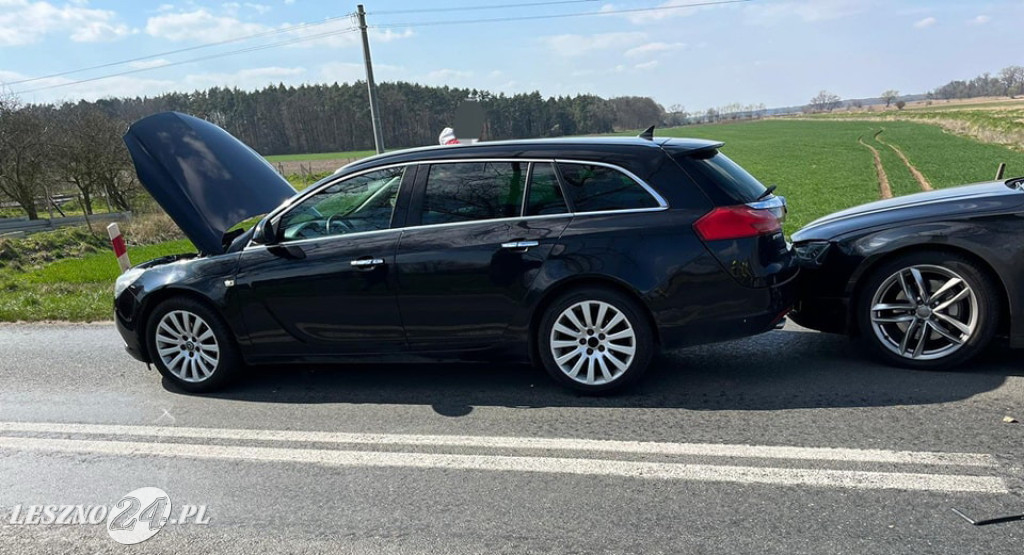 Trzy auta zderzyły się pomiędzy Lesznem i Górą