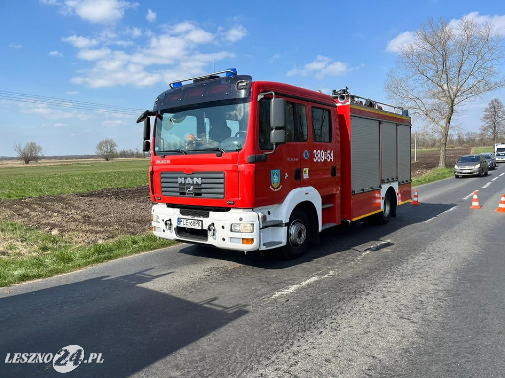 Trzy auta zderzyły się pomiędzy Lesznem i Górą