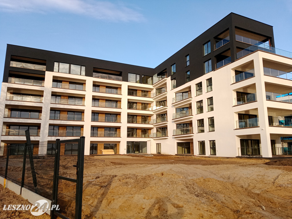 Apartamentowce nad Jeziorem Dominickim